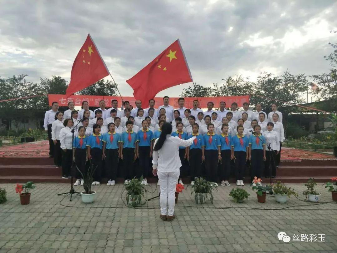 圆柱插座粗的接火线吗？